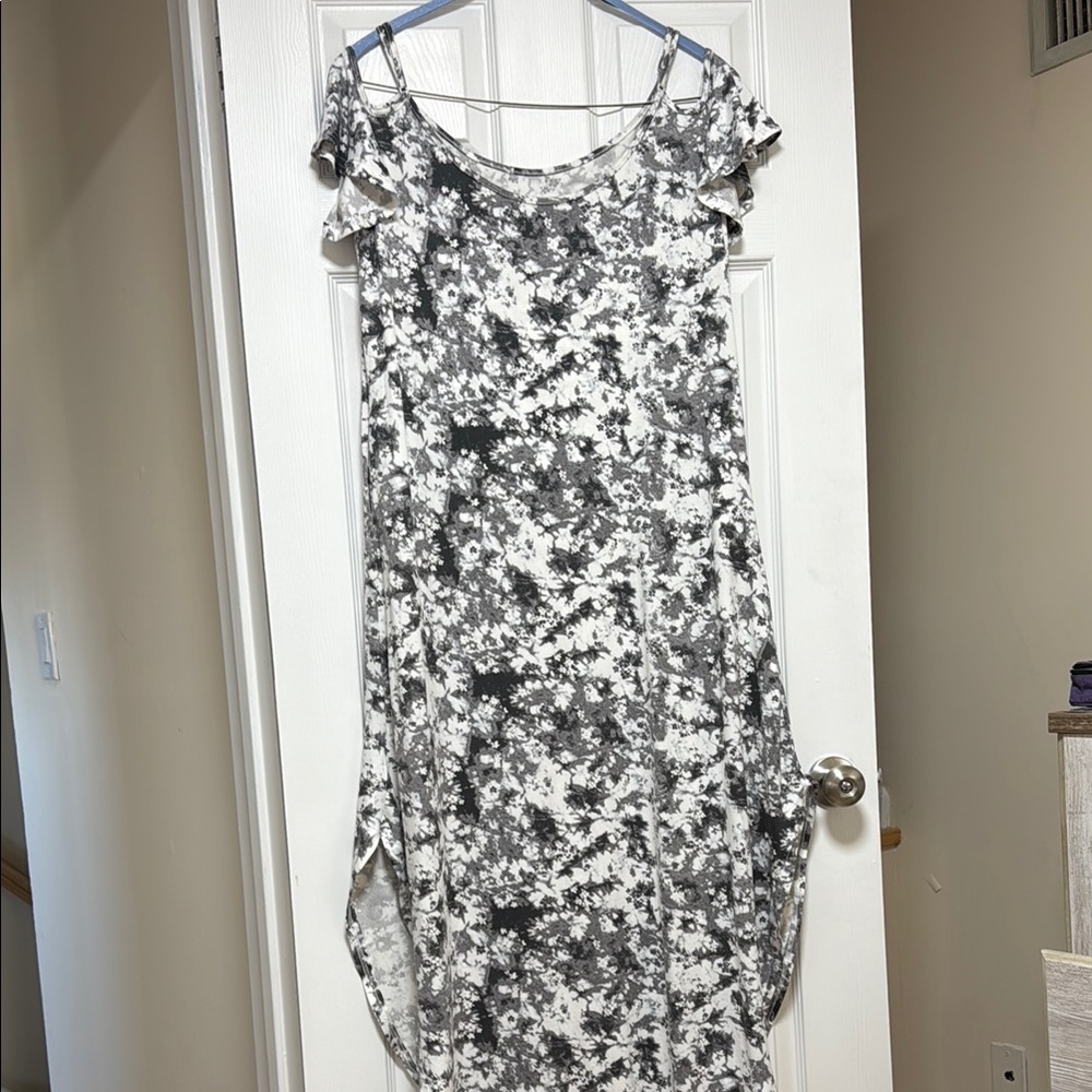 Cold shoulder Black and White maxi Dress